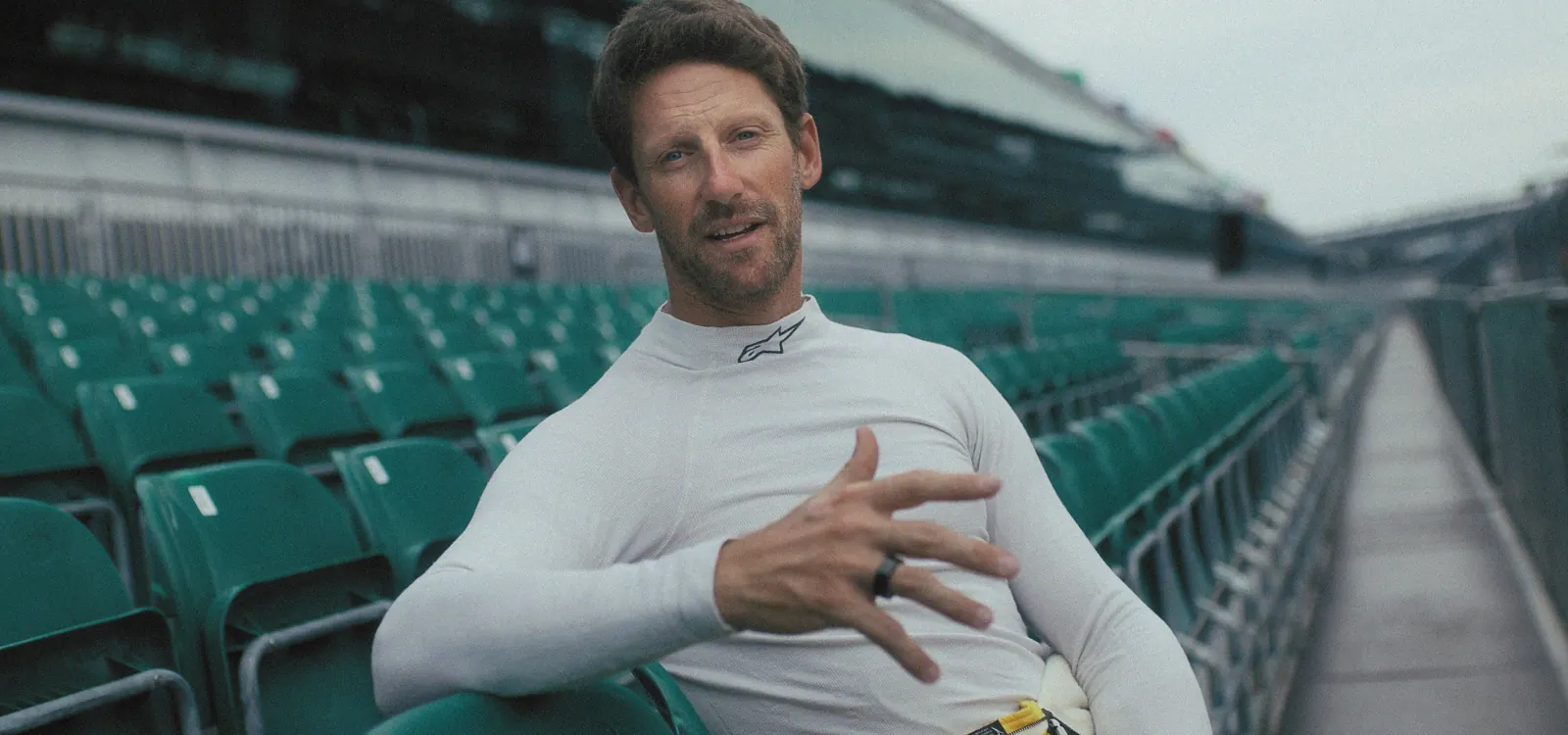 Circular Grosjean F1 Race Car Driver thumbnail